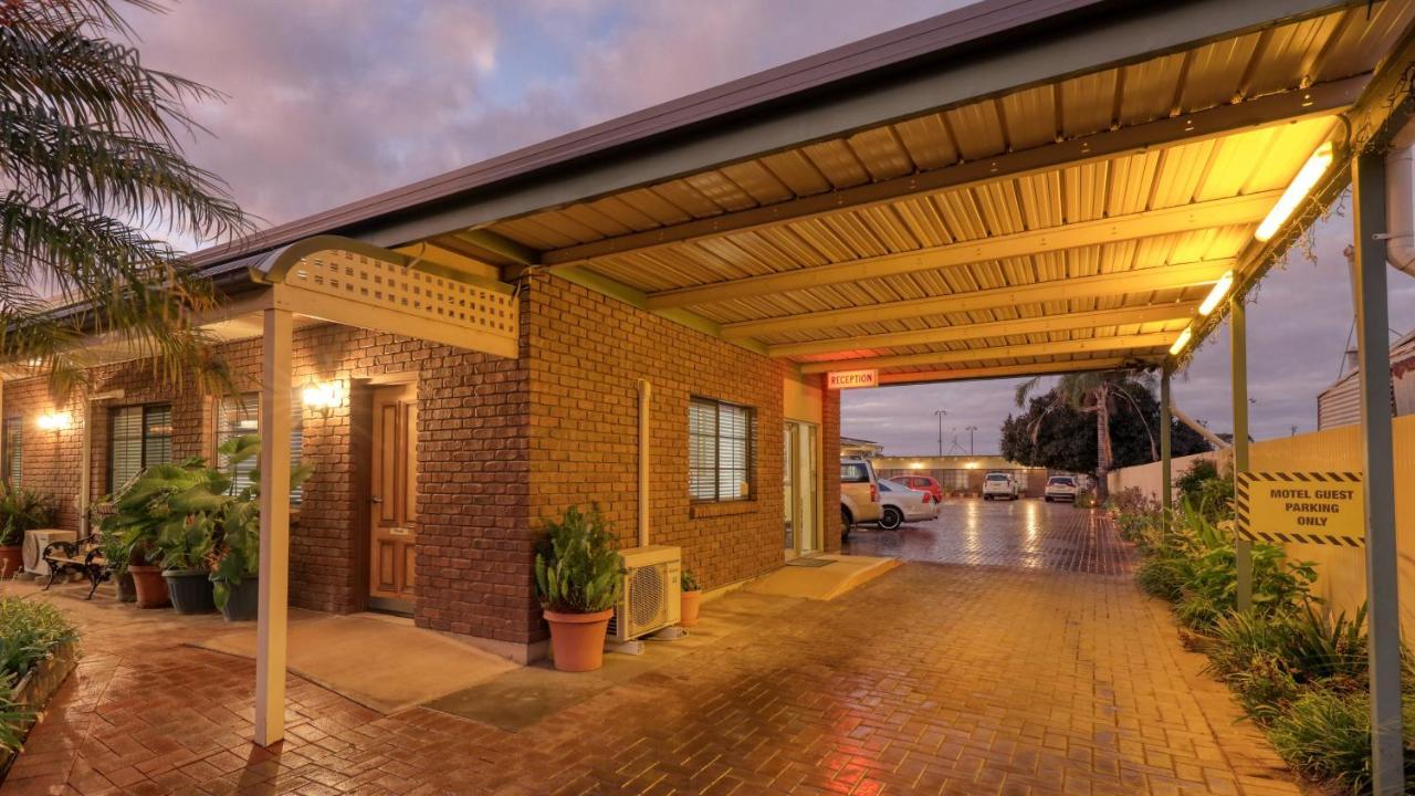Oasis Motor 3*