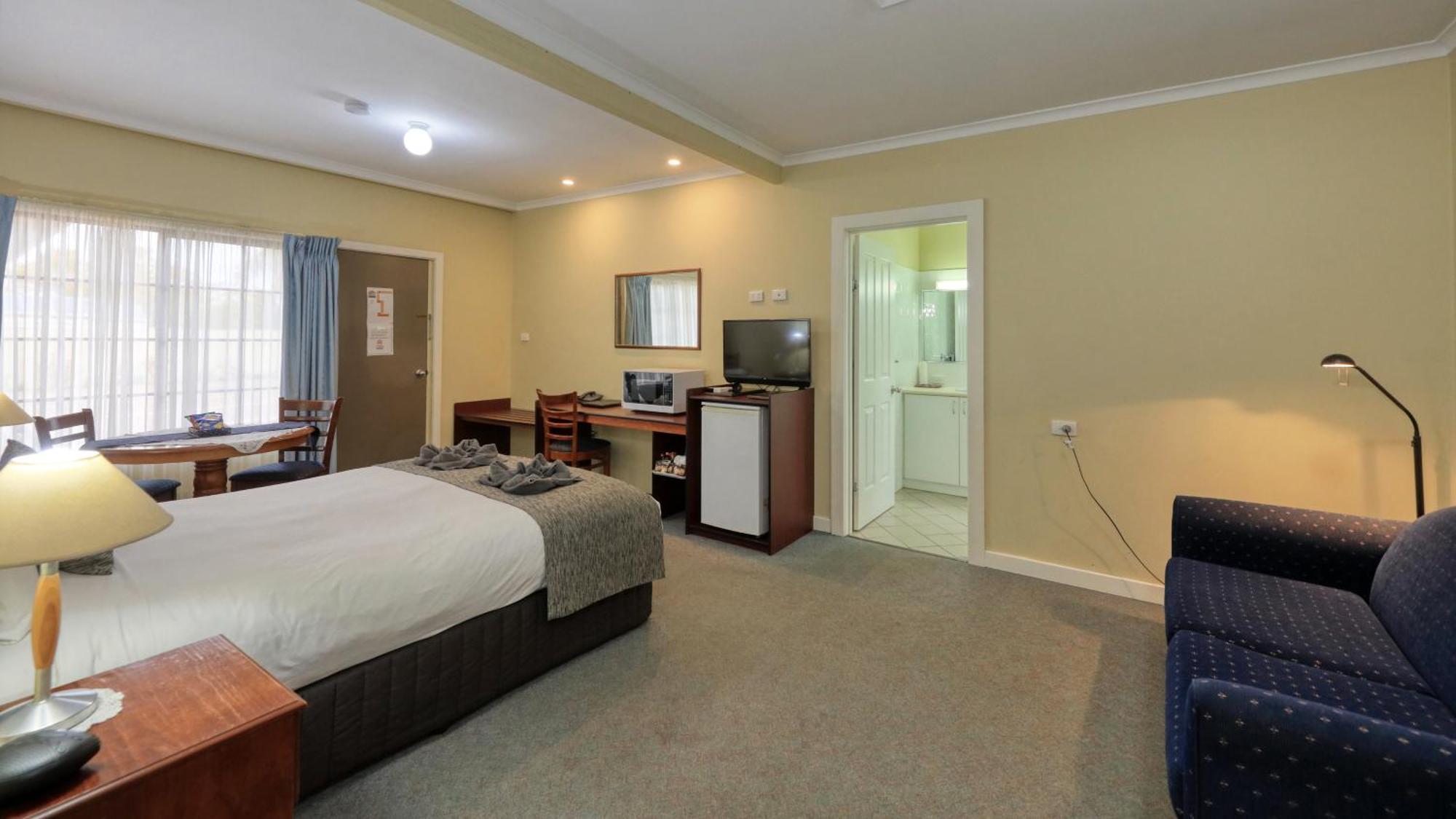 Oasis Motor Motel Broken Hill