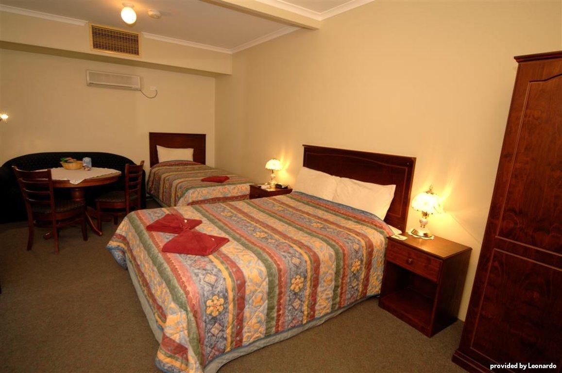 Oasis Motor Motel Broken Hill